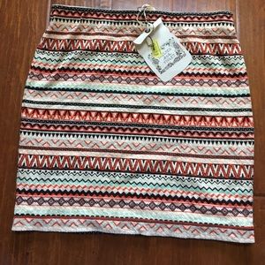 NWT Chelsea & Violet Pattern Skirt